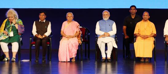 प्रधानमंत्री नरेंद्र मोदी ने वाराणसी में वन वर्ल्ड TB समिट को संबोधित किया